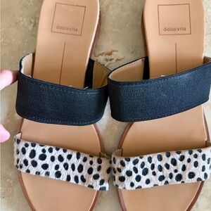 Dolce Vita flats sandals Black Leather with Tan Animal print women’s size 7